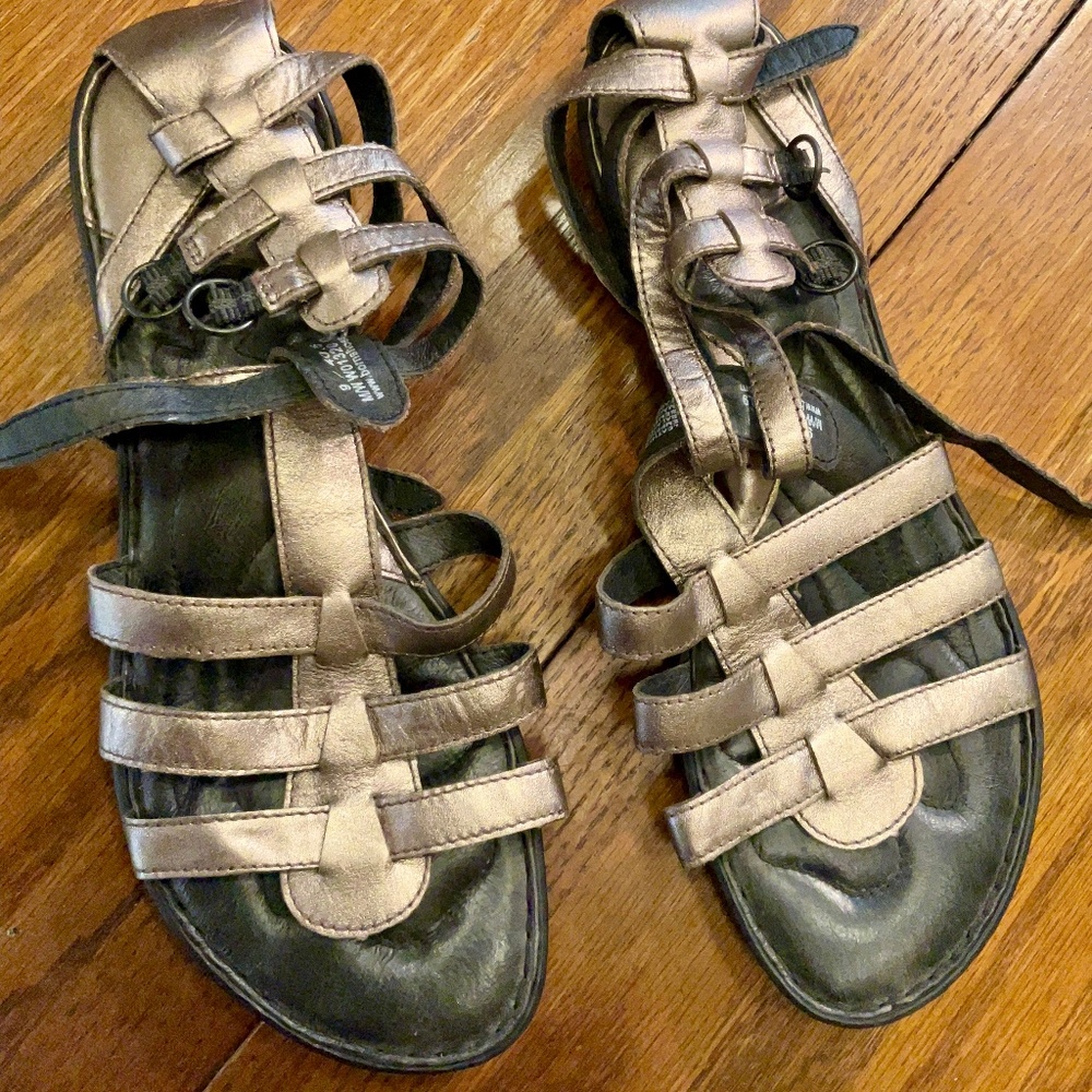 Born Gold Pearl Leather Gladiator Sandals sz 9